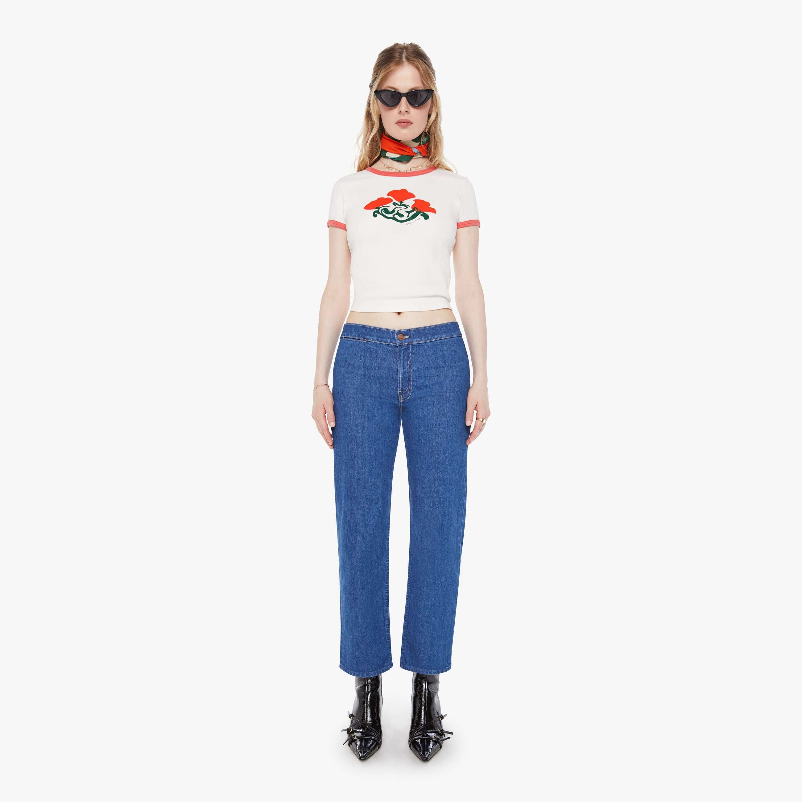 Mother Chloe Fineman X The Piston Ankle Carry On Jeans In Blue